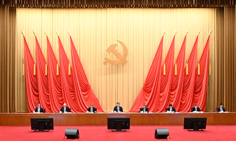 4月3日，学习贯彻习近平新时代中国特色社会主义思想主题教育工作会议在北京召开。中共中央总书记、国家主席、中央军委主席习近平出席会议并发表重要讲话。李强、赵乐际、王沪宁、蔡奇、丁薛祥、李希、韩正出席会议。